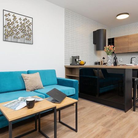 Srodmiescie Warsaw Muranow Apartments With Parking By Noclegi Renters Buitenkant foto