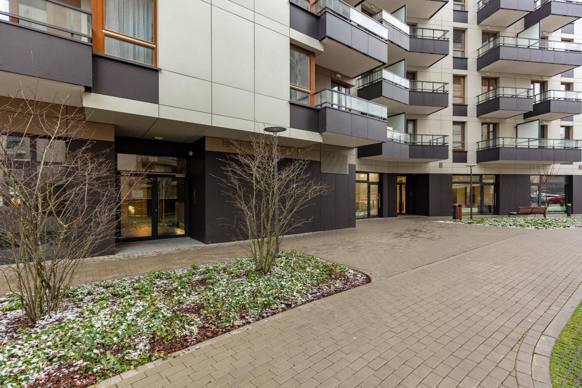 Srodmiescie Warsaw Muranow Apartments With Parking By Noclegi Renters Buitenkant foto